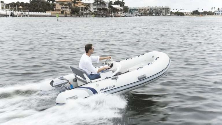 electric-boat-768×513 electric-boat-768x513